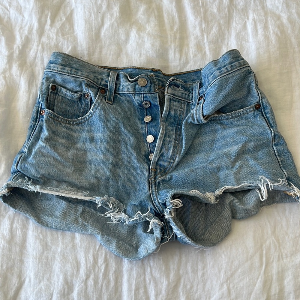 Levi Jean Shorts W28